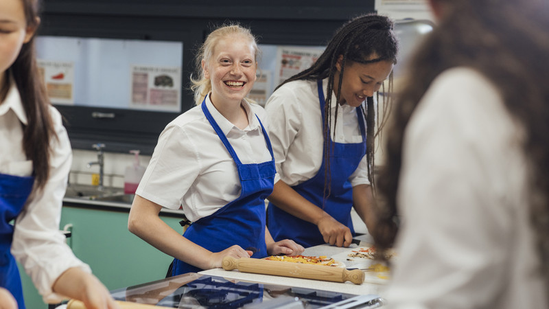Kochen mit Freunden an der Schule Kochen mit Freunden an der Schule