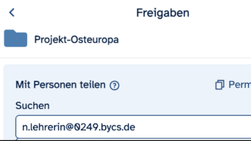 Ein Eingabefenster mit Suchfunktion um eine Person für zu teilende Dateien festzulegen.